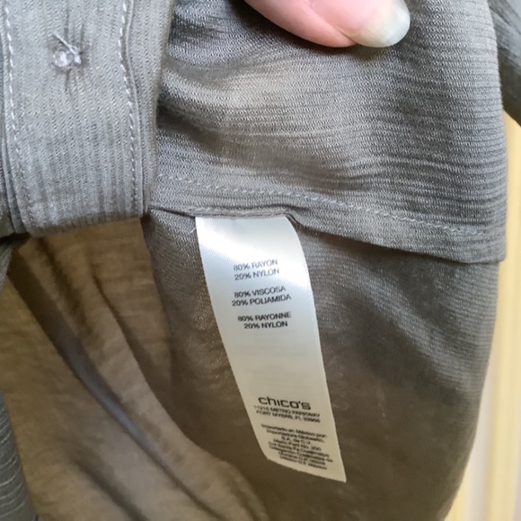 Chico’s Button Down Henley Tunic Top Pale Khaki Size XL - Picture 8 of 9